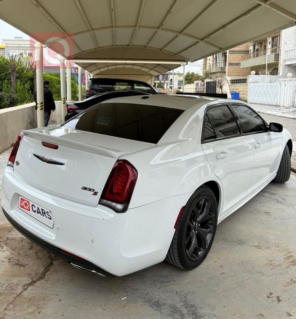 كرايسلر 300